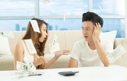 Chồng đem tiền cho gái: vợ đòi được không?